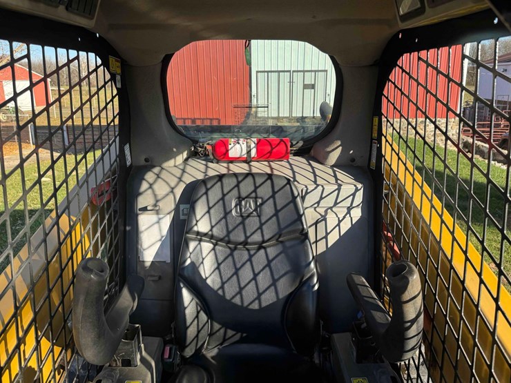 caterpillar-236d-image-25