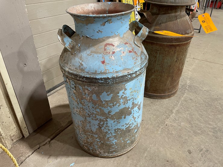 #7869-•-metal-milk-can-image-4