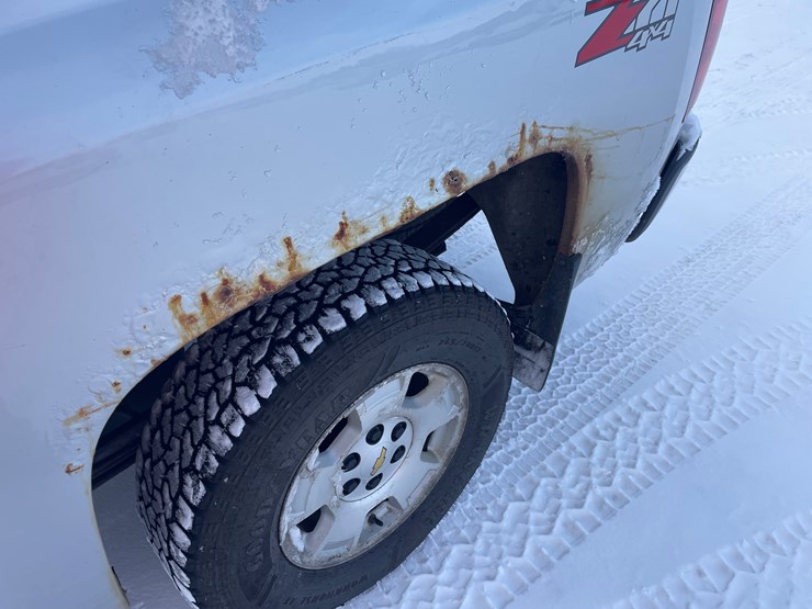 #1158-•-2013-silverado-1500-pickup-truck-(has-mn-title)-image-13