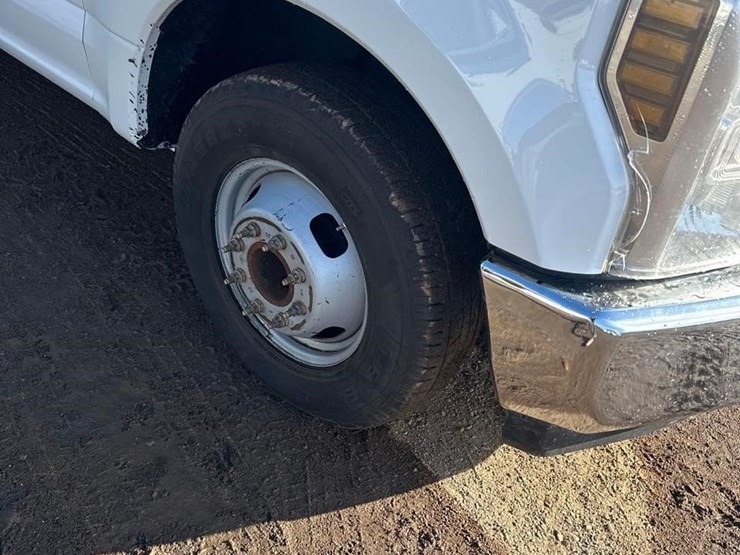 ford-f350-xl-image-9