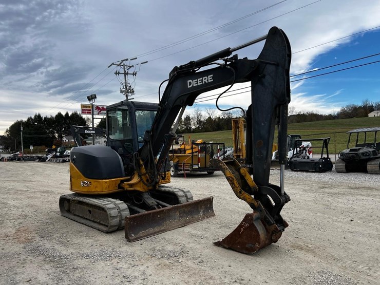 2010-john-deere-60d-image-7