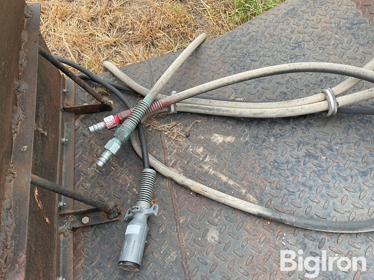 neville-trailer-image-12