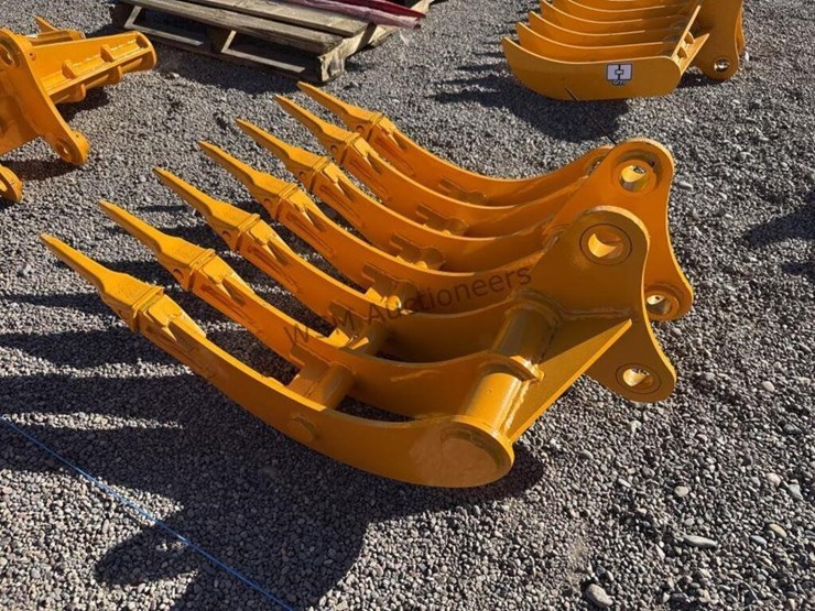 caterpillar-305-image-4