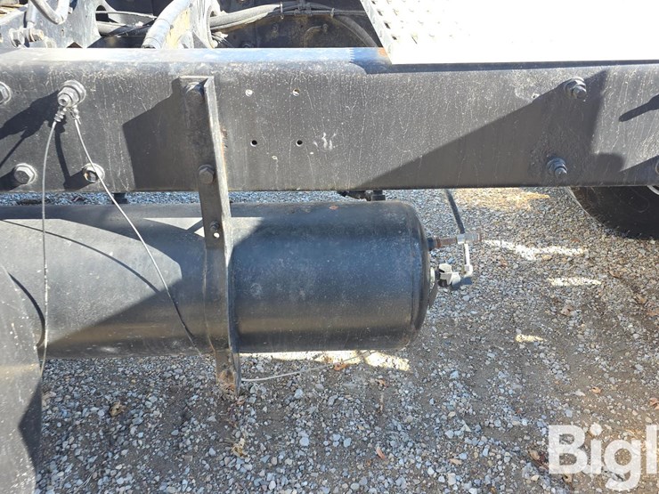 mack-r688st-image-20