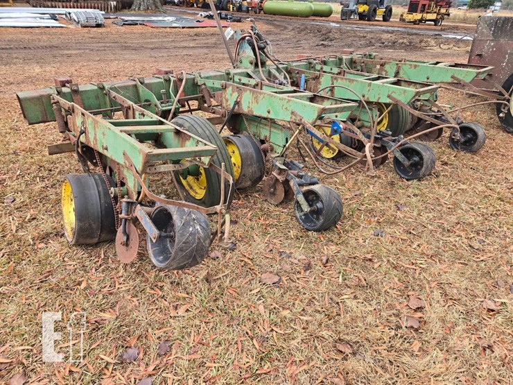 john-deere-7100-image-2