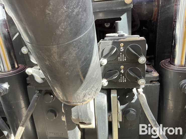 case-ih-magnum-310-image-12