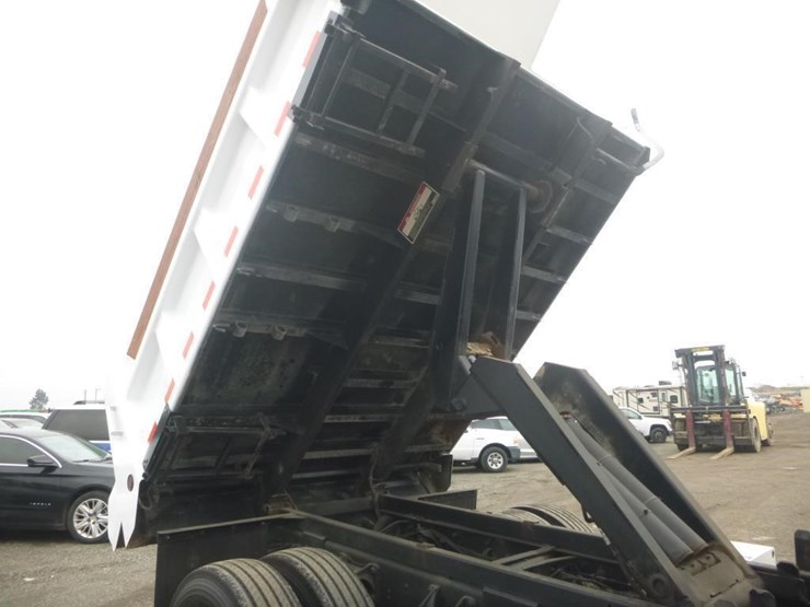 2013-ford-f650-image-10