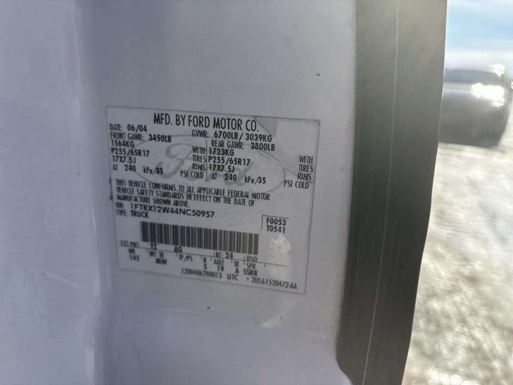 2004-ford-f150-xlt-image-25