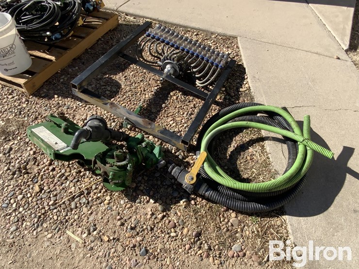 john-blue-16-row-fertilizer-pump-and-distributor-image-1