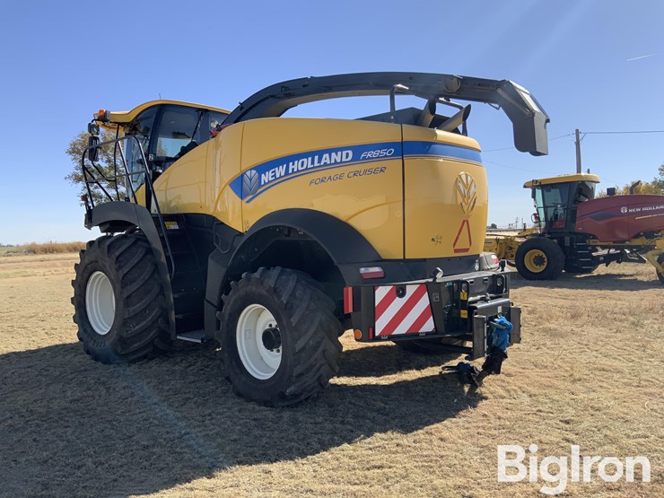 new-holland-fr850-image-7