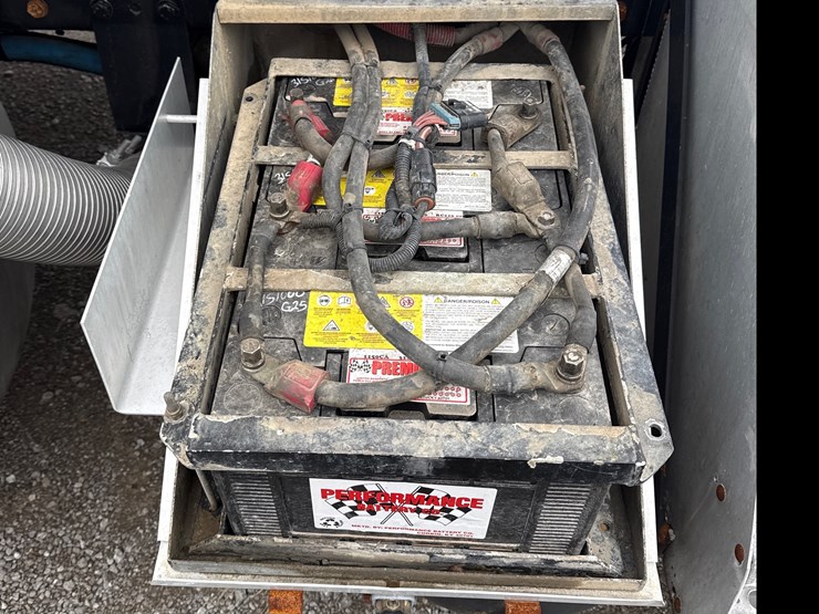 2008-peterbilt-386-image-17