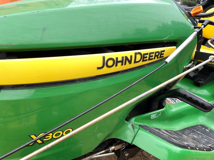john-deere-x300-image-23
