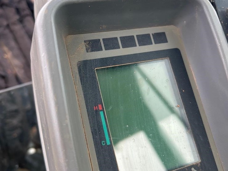 2029-deere-60g-image-31