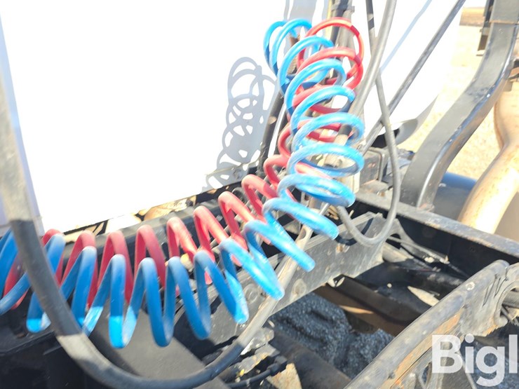 mack-r688st-image-16