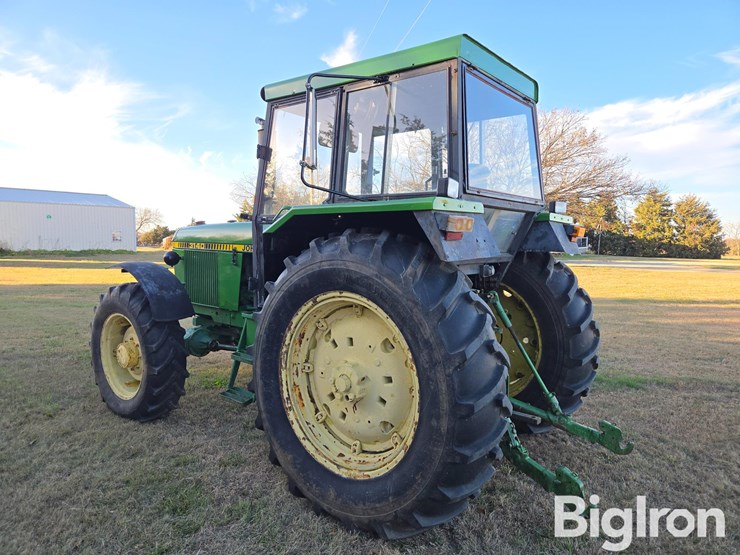 john-deere-3140-image-7