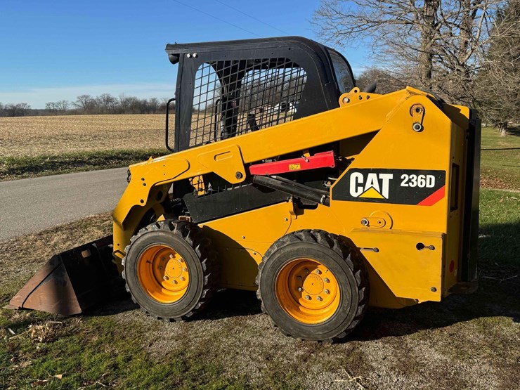 caterpillar-236d-image-2