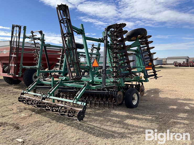 great-plains-2400tt-image-5