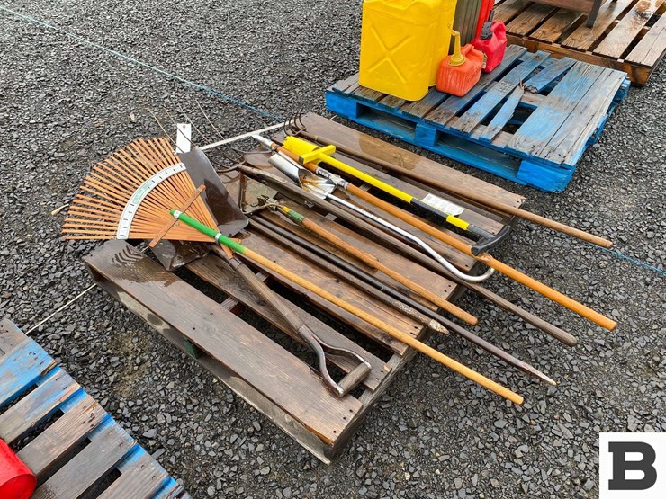 rake,-pitchfork,-shovels,-misc.-hand-tools-image-2