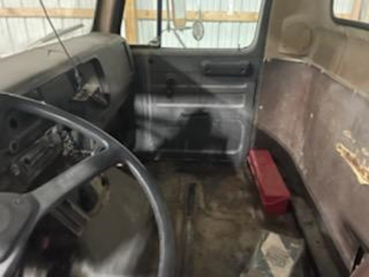 international-s1900-image-14