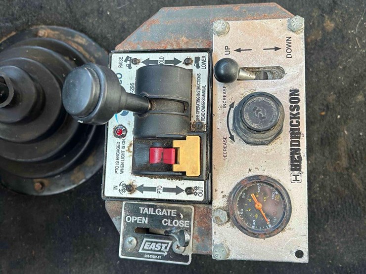 western-star-4964f-image-69