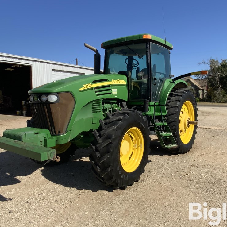 JOHN DEERE 7820