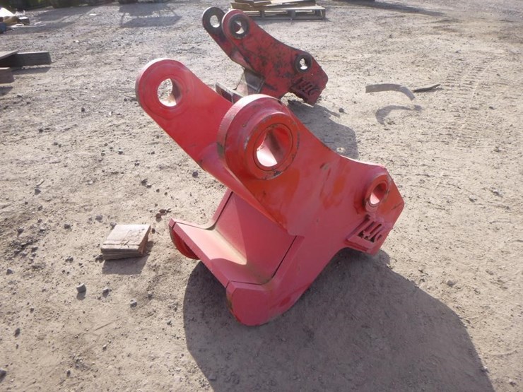 caterpillar-440-image-1