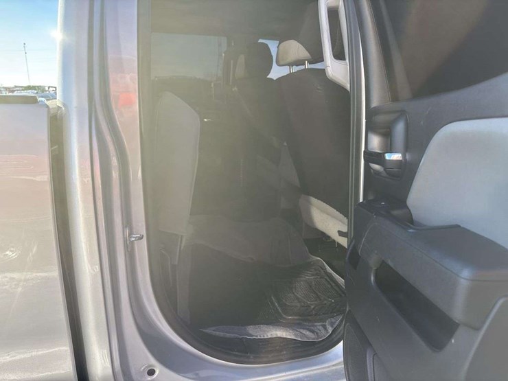 2017-chevrolet-1500-image-17