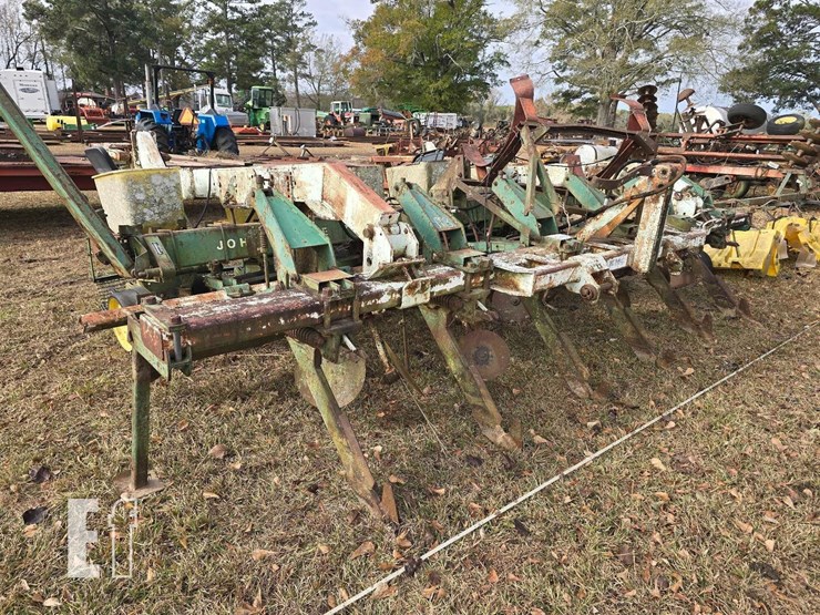 john-deere-7100-image-2