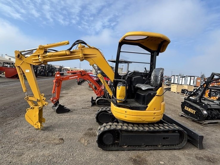 komatsu-pc12uu-2-image-5