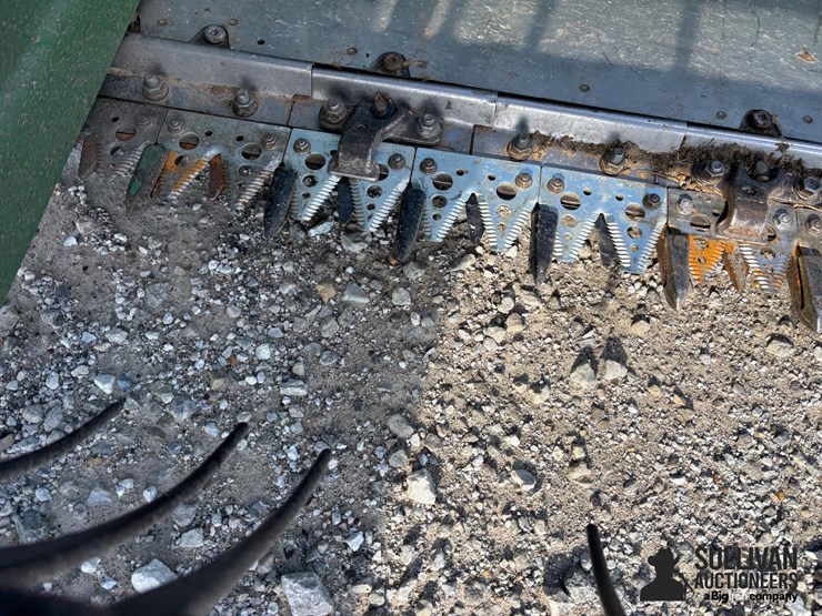 john-deere-630f-image-17