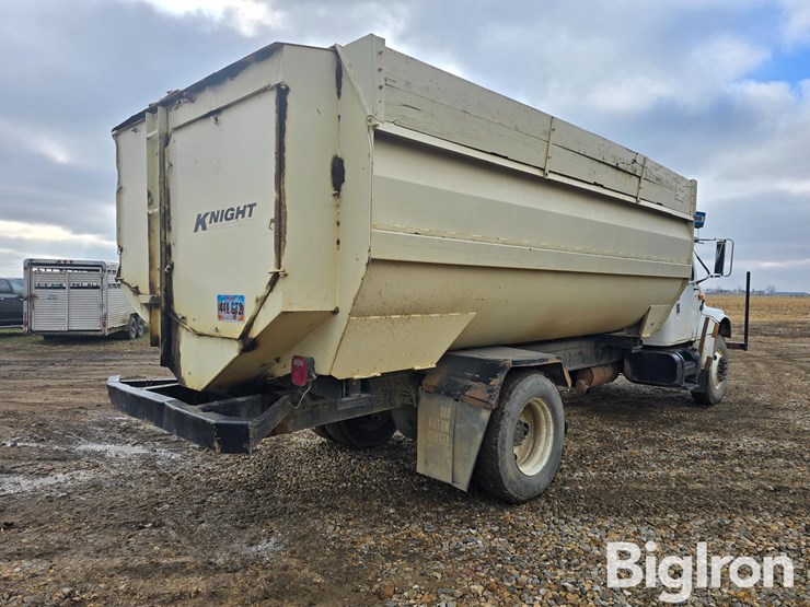 1995-international-4700-image-5