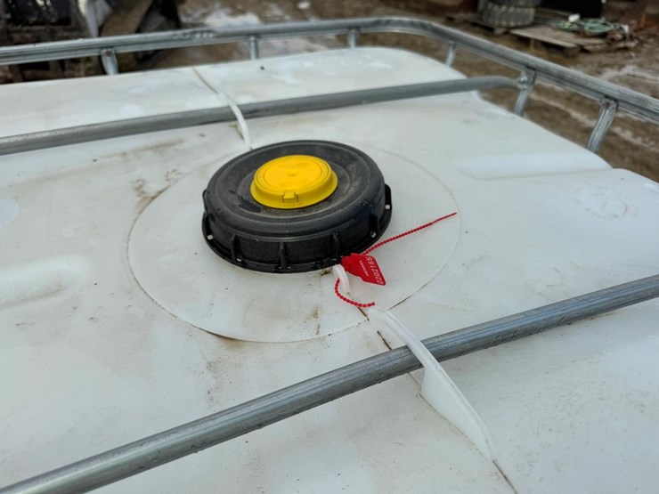 water-tank-tote-image-6