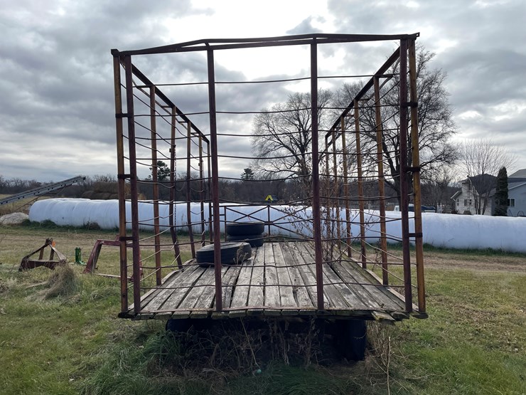 #210-•-16'-hay-rack-on-running-gear-(boyceville,-wi)-image-6