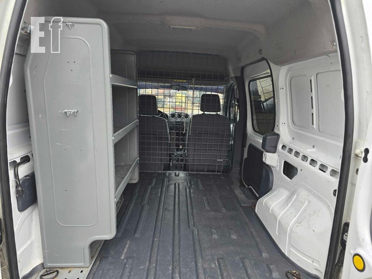 2013-ford-transit-connect-image-11