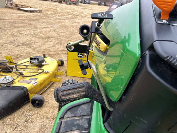 john-deere-x300-image-32