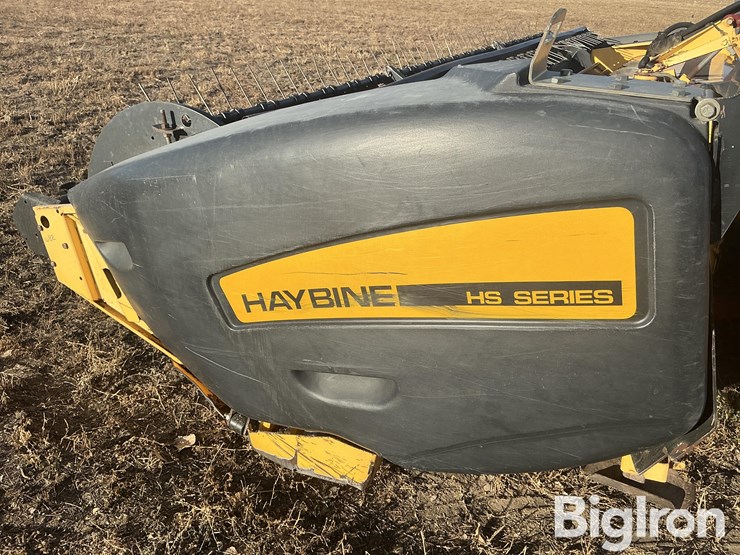 new-holland-320-image-13