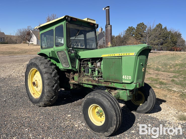john-deere-4520-image-1