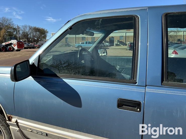 chevrolet-suburban-1500-image-15