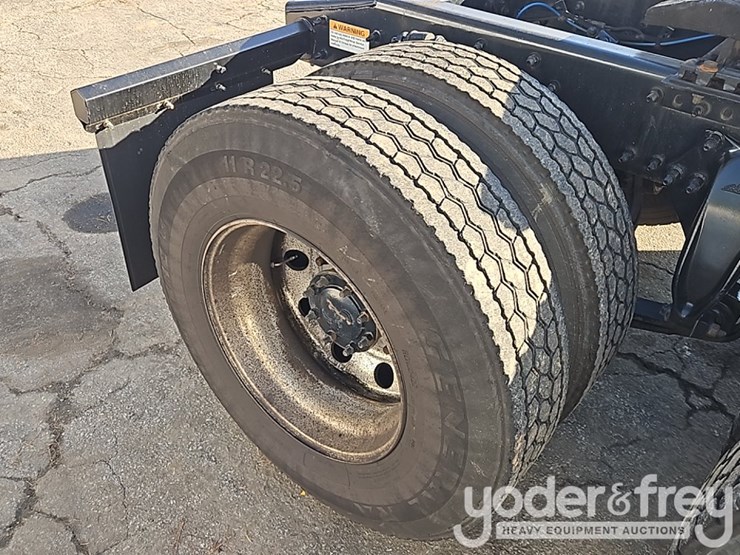 2018-freightliner-cascadia-image-16