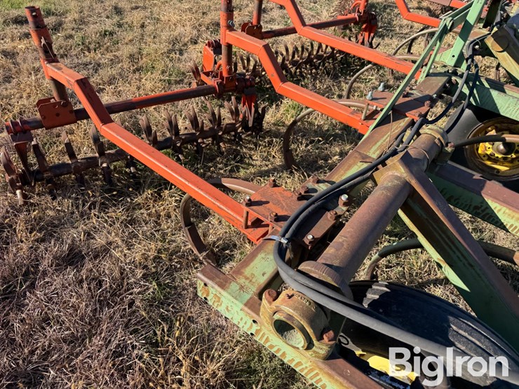 john-deere-25-image-17