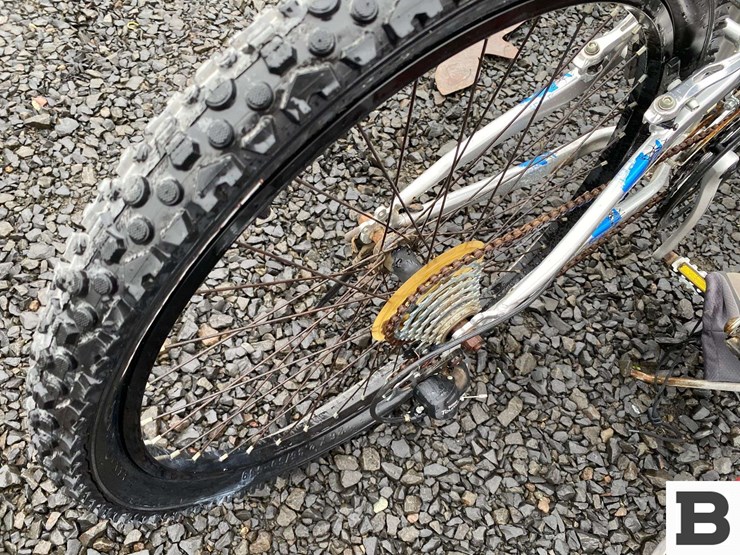 mongoose-xr200-21-speed-bicycle,-schwinn-bicycle-image-10