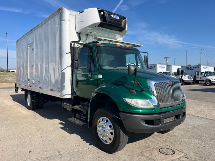 2019-international-durastar-4300-image-3