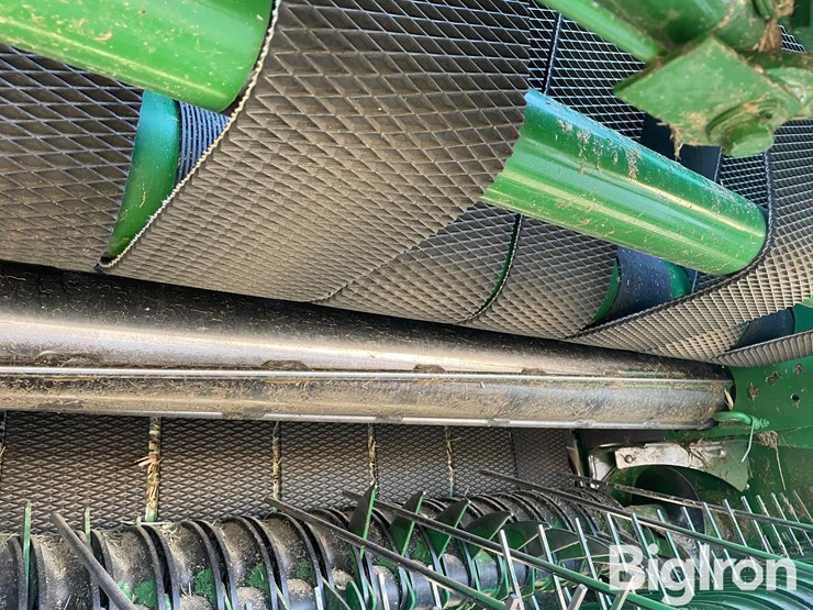 john-deere-560m-image-16