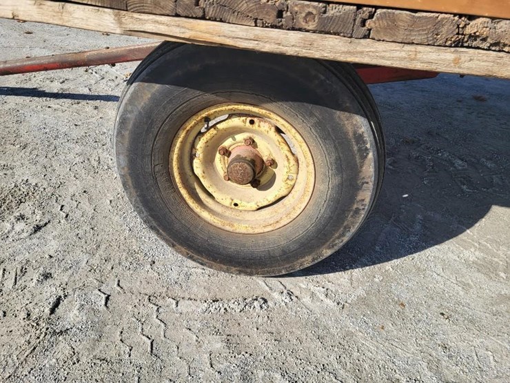 hay-wagon-w/running-gear-image-11