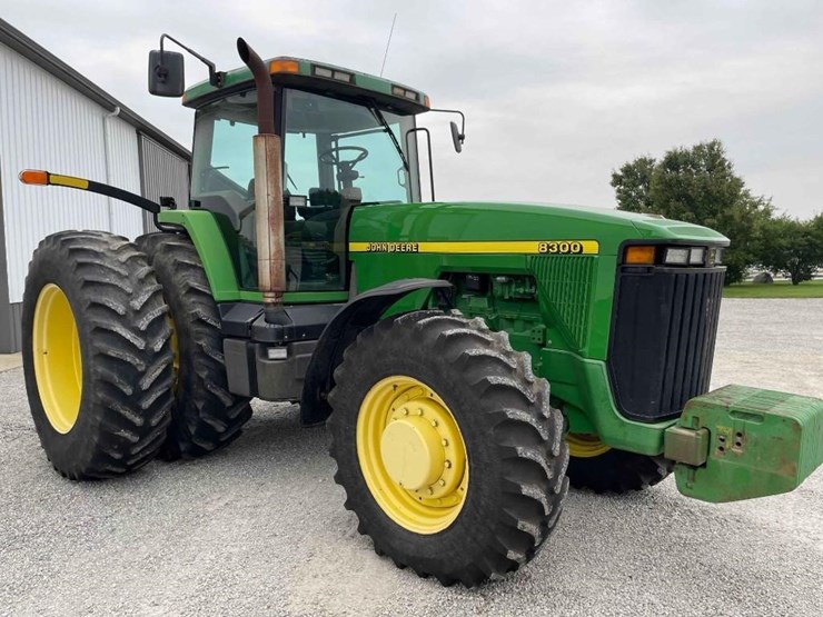 john-deere-8300-image-32