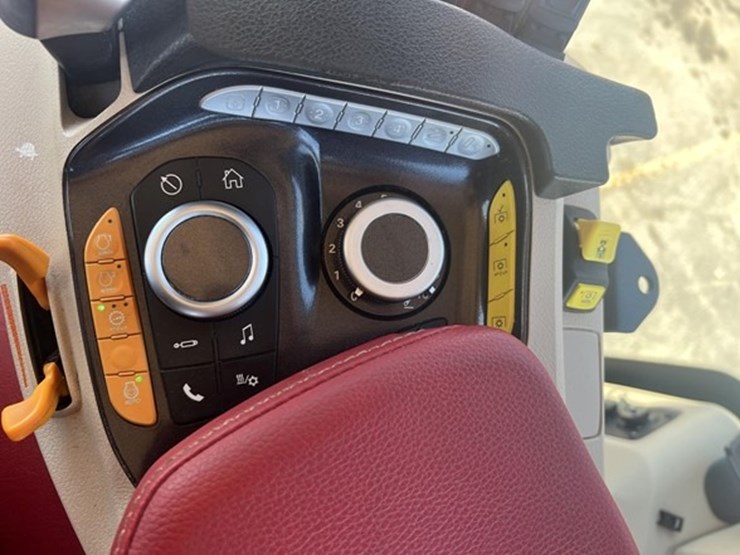 #155-•-2023-steiger-500rt-cvt-image-34