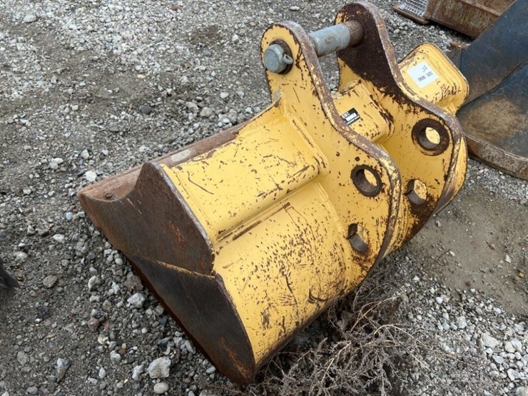 35"-muck-bucket-image-3