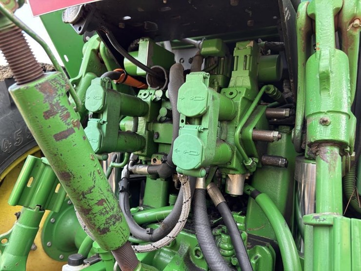 john-deere-7220-image-17
