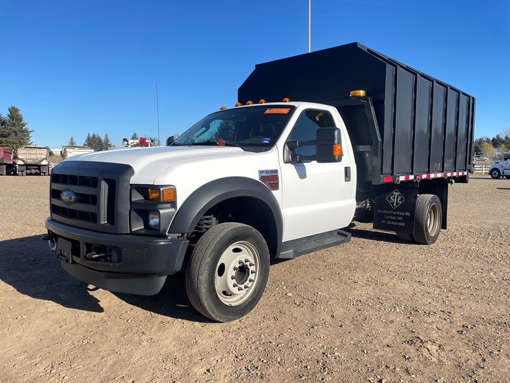 2010-ford-f550-image-1