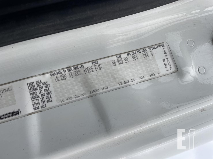 2014-freightliner-cascadia-125-image-34